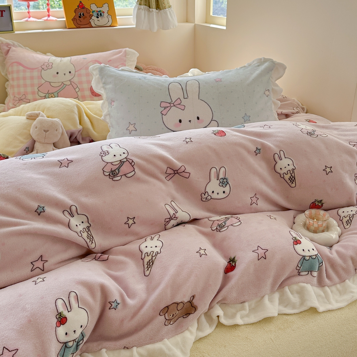 91家纺网 家纺一手货源 找家纺 美乐迪家纺 2025新款加厚牛奶绒花边四件套 甜品小兔