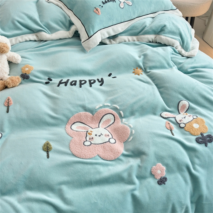 91家纺网 家纺一手货源 找家纺 兰紫橙家纺 2025新款亲肤舒适毛巾绣牛奶绒四件套 开心兔-浅星蓝