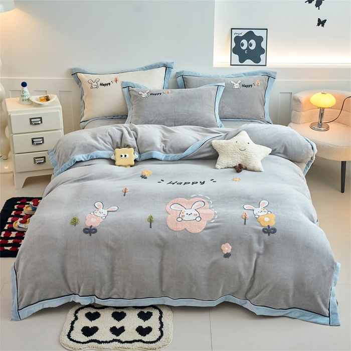 兰紫橙家纺 2025新款亲肤舒适毛巾绣牛奶绒四件套 开心兔-绅士灰