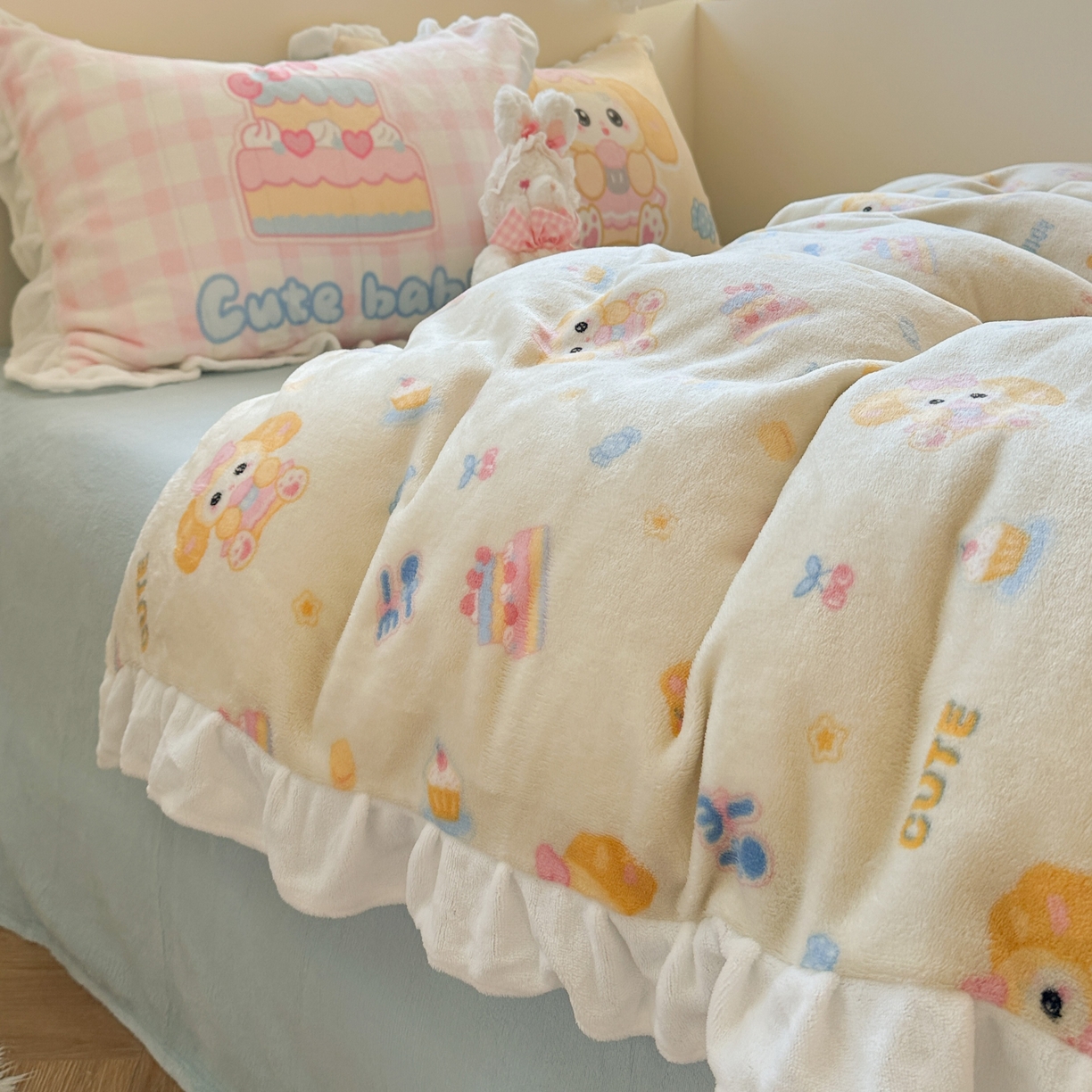 91家纺网 家纺一手货源 找家纺 美乐迪家纺 2025新款加厚牛奶绒花边四件套 黄油小狗