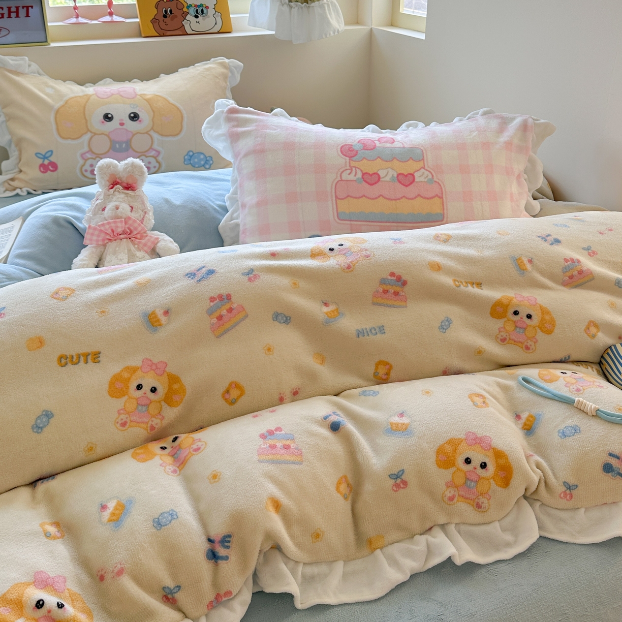 91家纺网 家纺一手货源 找家纺 美乐迪家纺 2025新款加厚牛奶绒花边四件套 黄油小狗