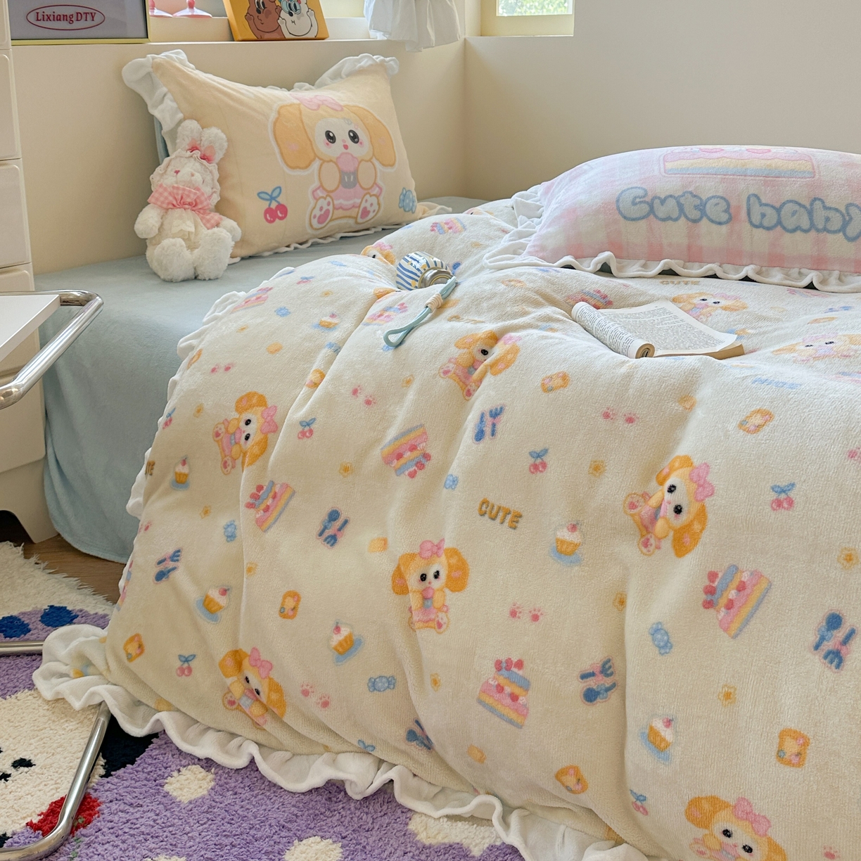 91家纺网 家纺一手货源 找家纺 美乐迪家纺 2025新款加厚牛奶绒花边四件套 黄油小狗