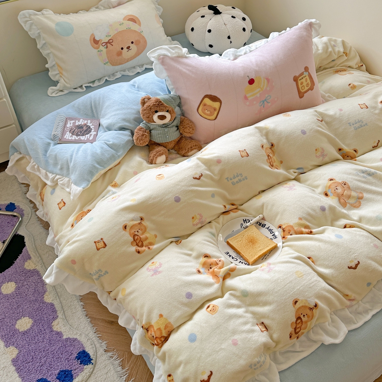 91家纺网 家纺一手货源 找家纺 美乐迪家纺 2025新款加厚牛奶绒花边四件套 烘焙熊