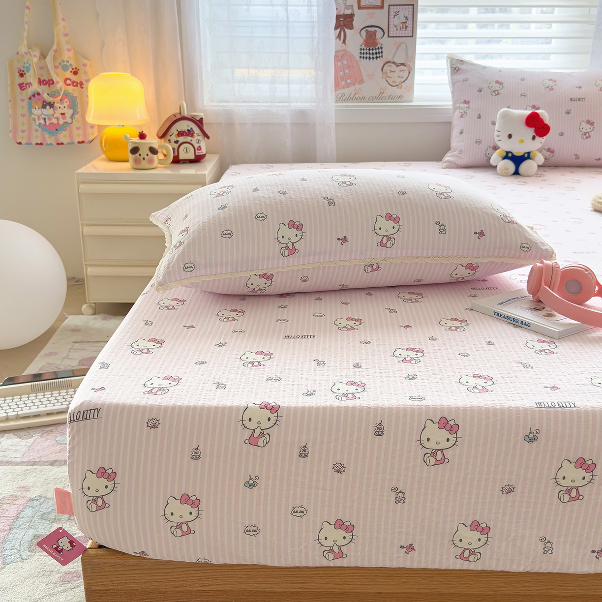 91家纺网 家纺一手货源 找家纺 梦庭帛美 2025新款高克重110克云感提花皱皱纱正版三丽鸥床笠 条纹KT