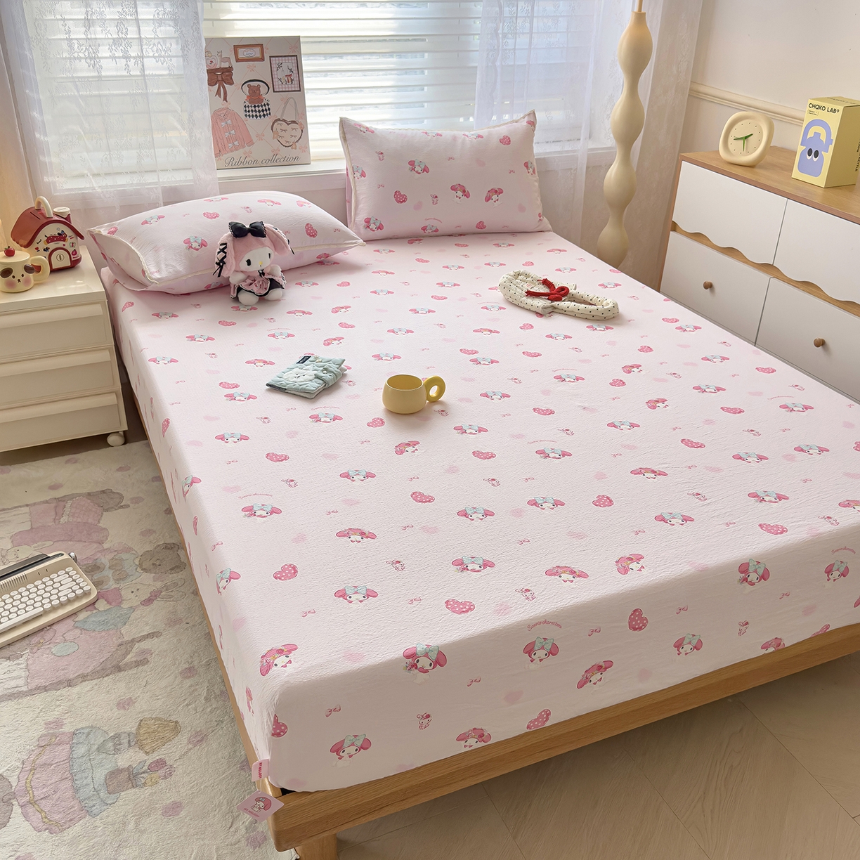 91家纺网 家纺一手货源 找家纺 梦庭帛美 2025新款高克重110克云感提花皱皱纱正版三丽鸥床笠 童趣美乐蒂