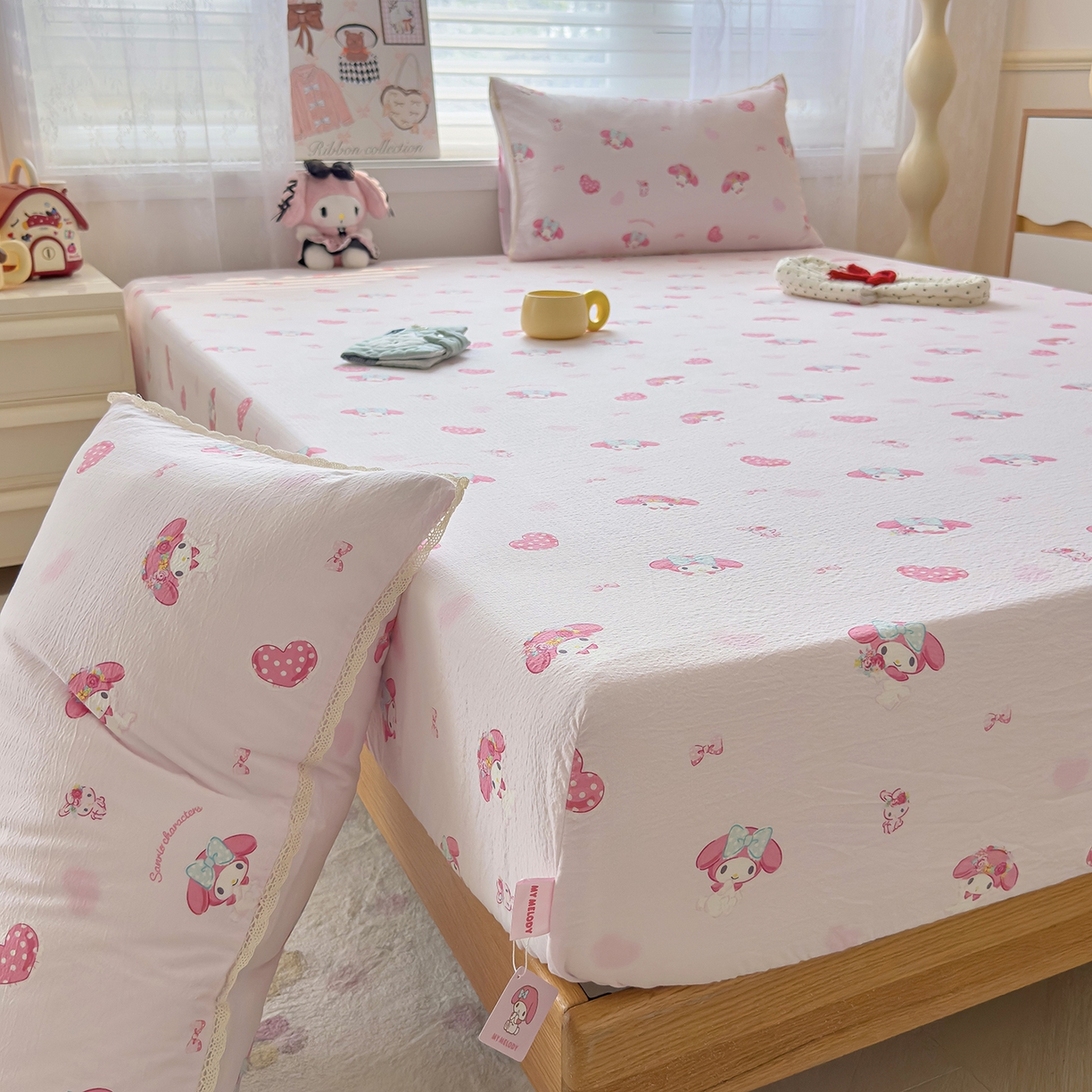 91家纺网 家纺一手货源 找家纺 梦庭帛美 2025新款高克重110克云感提花皱皱纱正版三丽鸥床笠 童趣美乐蒂