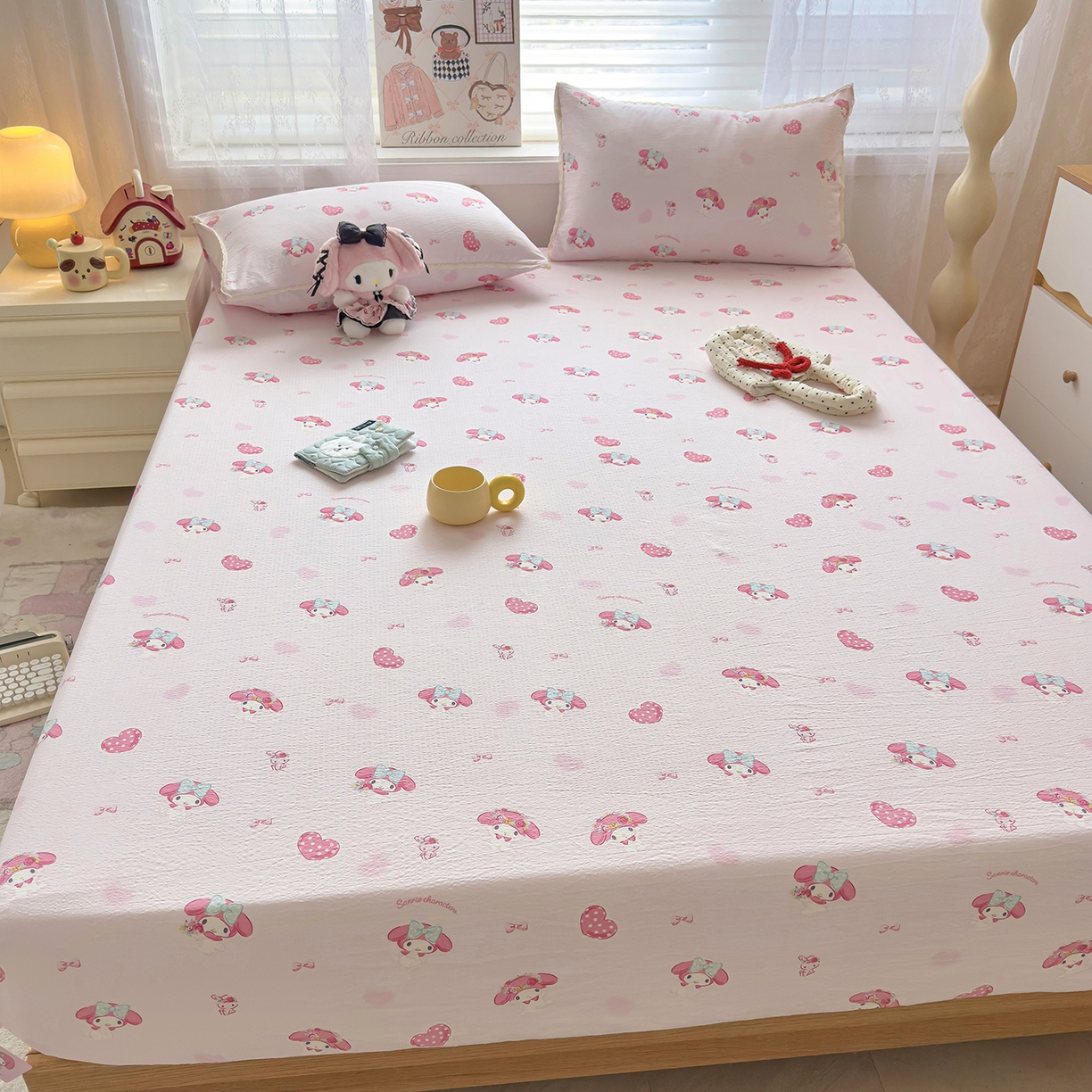 91家纺网 家纺一手货源 找家纺 梦庭帛美 2025新款高克重110克云感提花皱皱纱正版三丽鸥床笠 童趣美乐蒂