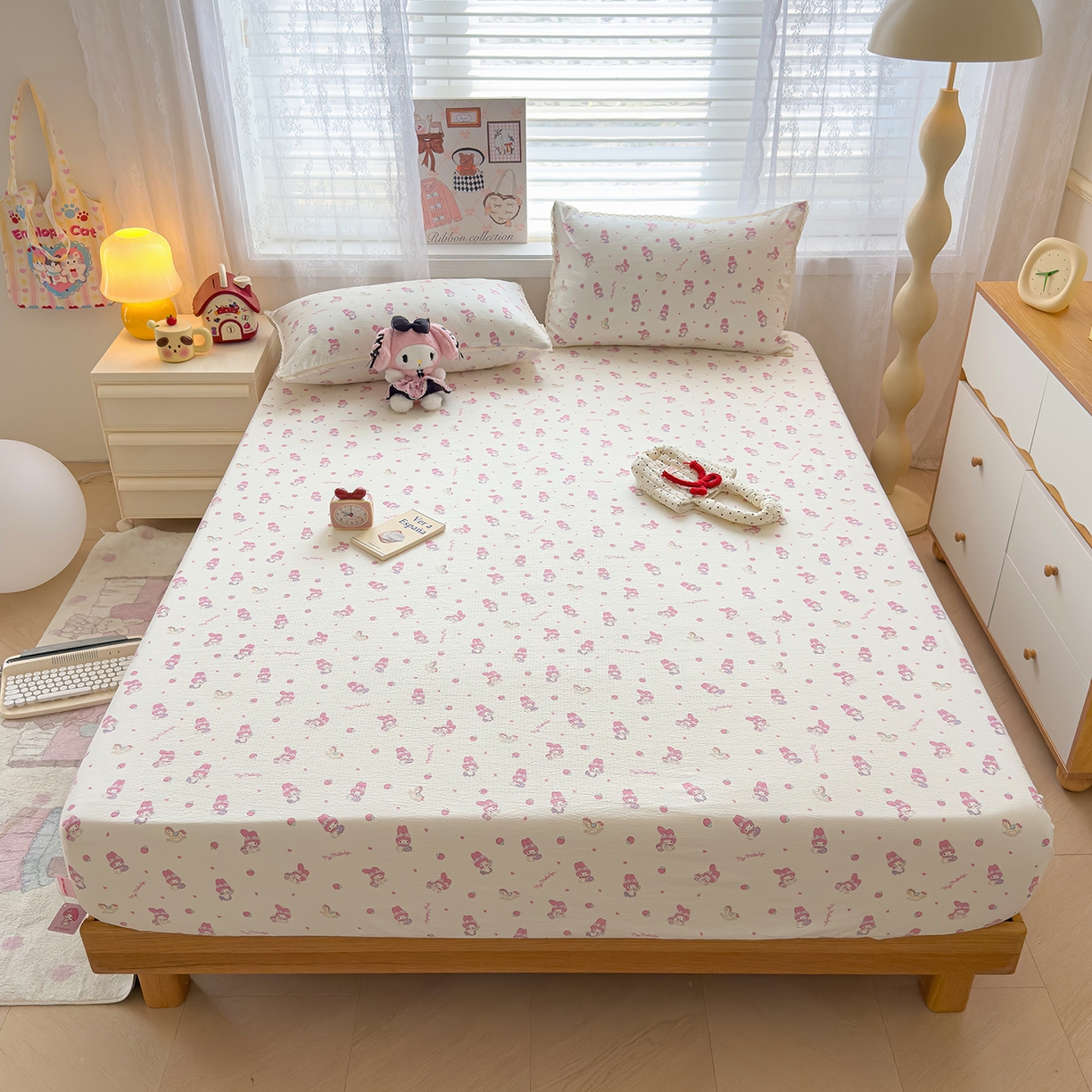 91家纺网 家纺一手货源 找家纺 梦庭帛美 2025新款高克重110克云感提花皱皱纱正版三丽鸥床笠 木马美乐蒂