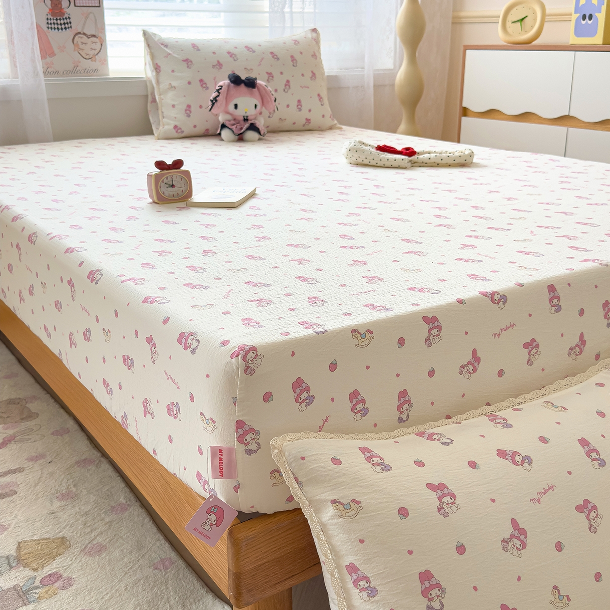 91家纺网 家纺一手货源 找家纺 梦庭帛美 2025新款高克重110克云感提花皱皱纱正版三丽鸥床笠 木马美乐蒂