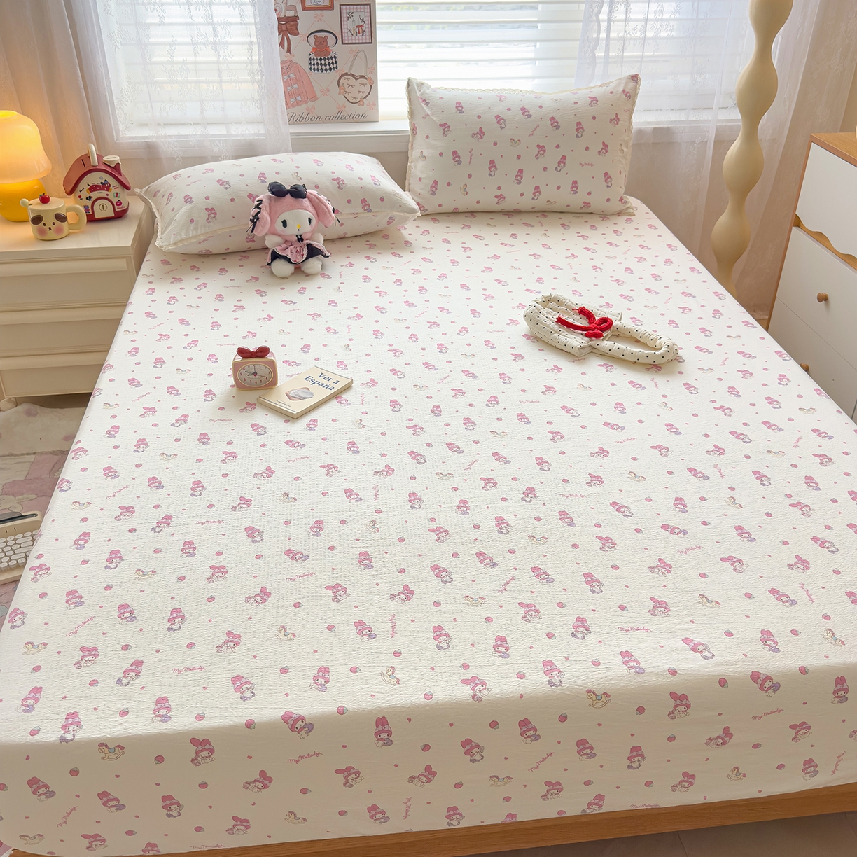 91家纺网 家纺一手货源 找家纺 梦庭帛美 2025新款高克重110克云感提花皱皱纱正版三丽鸥床笠 木马美乐蒂