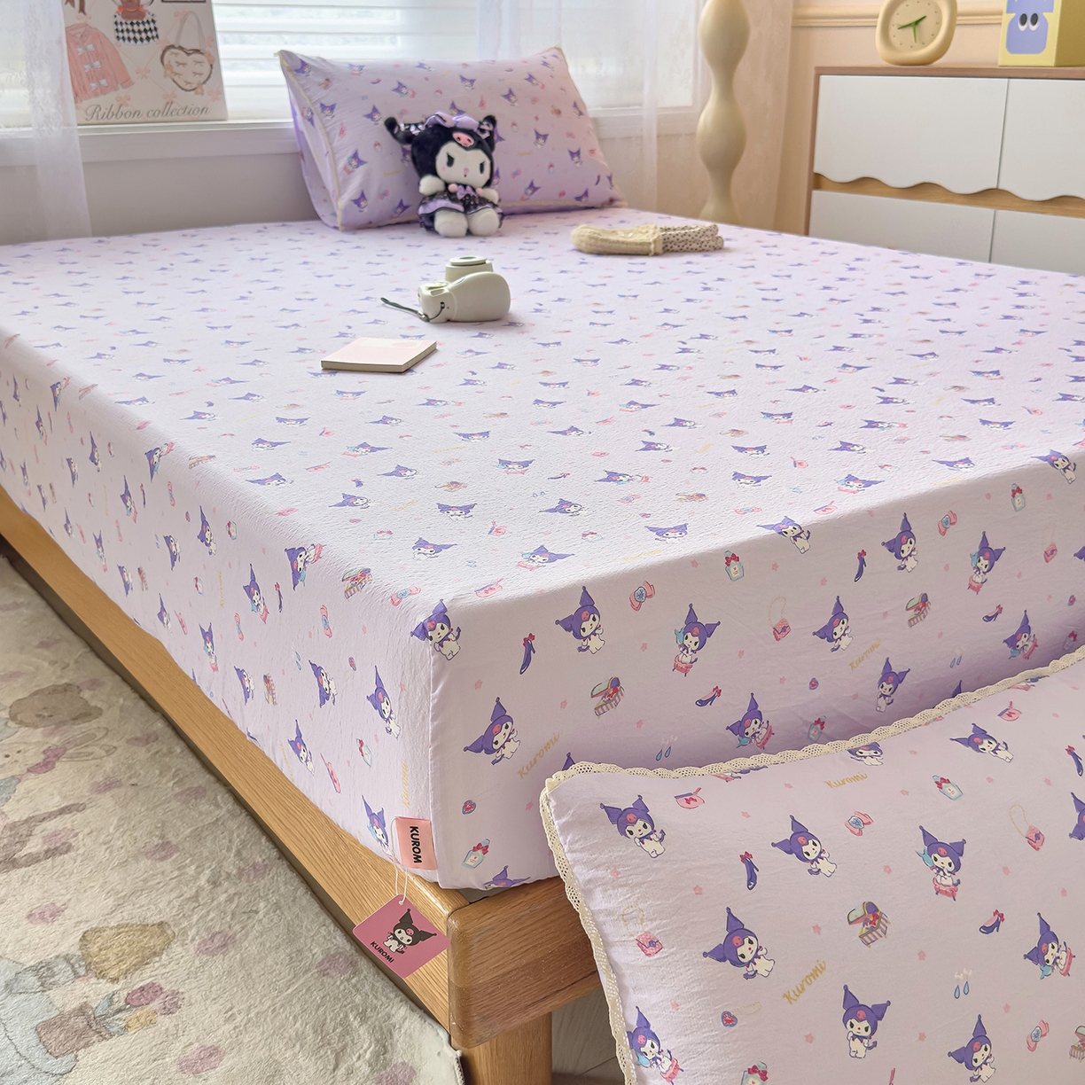 91家纺网 家纺一手货源 找家纺 梦庭帛美 2025新款高克重110克云感提花皱皱纱正版三丽鸥床笠 时尚库洛米