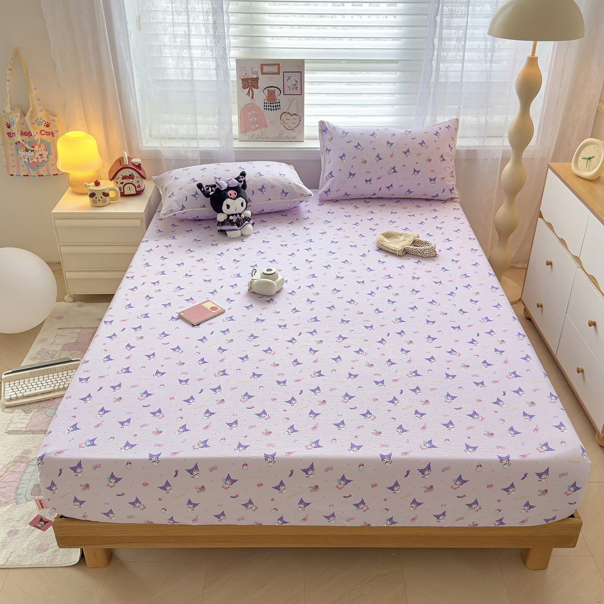 91家纺网 家纺一手货源 找家纺 梦庭帛美 2025新款高克重110克云感提花皱皱纱正版三丽鸥床笠 时尚库洛米