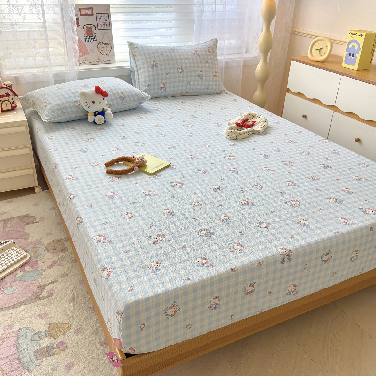 91家纺网 家纺一手货源 找家纺 梦庭帛美 2025新款高克重110克云感提花皱皱纱正版三丽鸥床笠 甜蜜电话-蓝