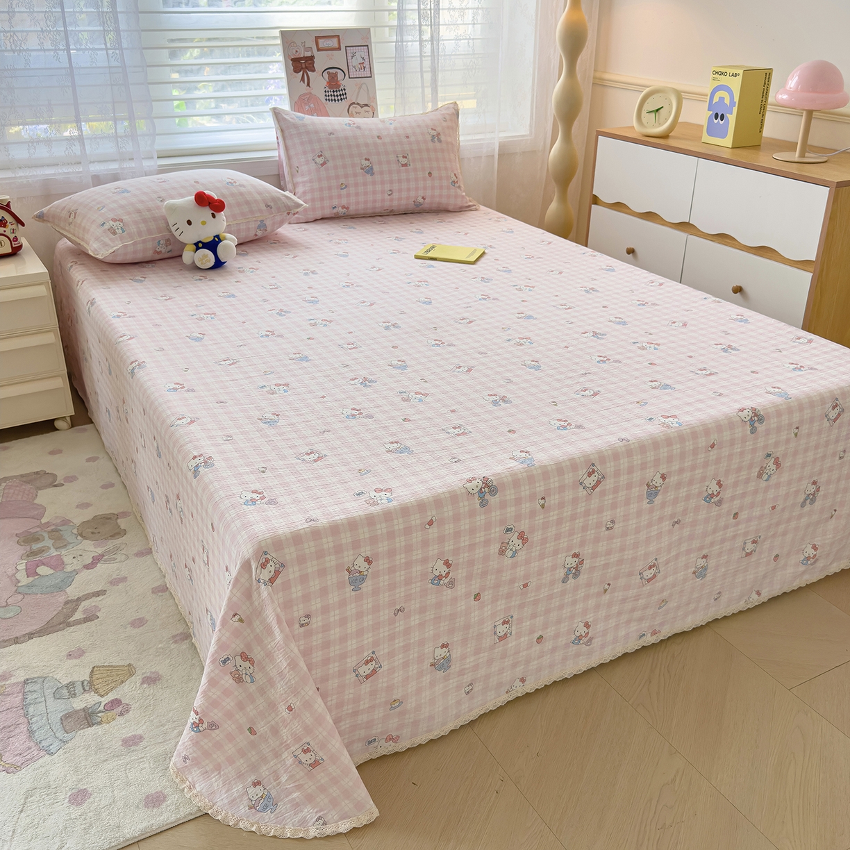 91家纺网 家纺一手货源 找家纺 梦庭帛美 2025新款高克重110克云感提花皱皱纱正版三丽鸥床单 甜蜜电话-粉