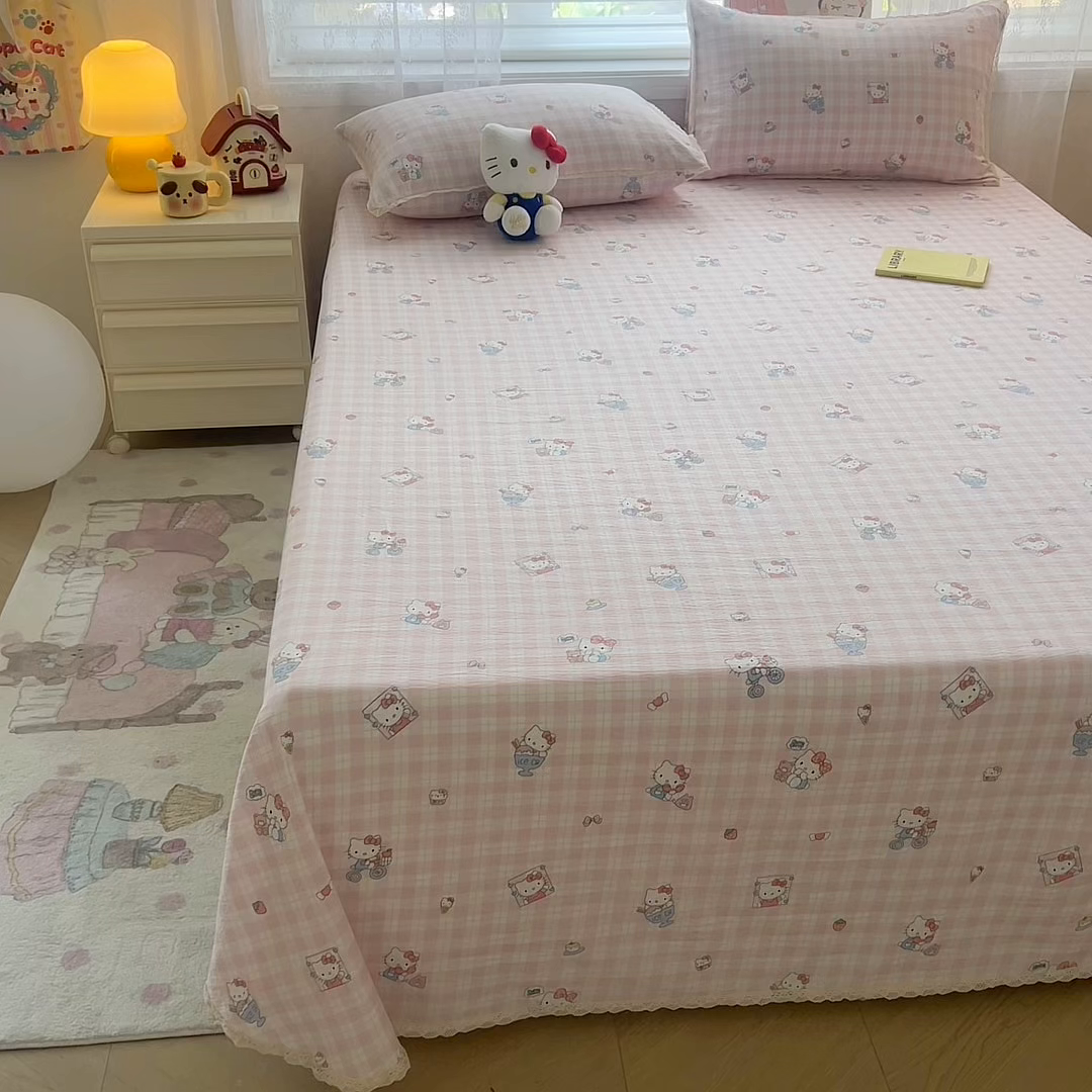 91家纺网 家纺一手货源 找家纺 梦庭帛美 2025新款高克重110克云感提花皱皱纱正版三丽鸥床单 甜蜜电话-粉