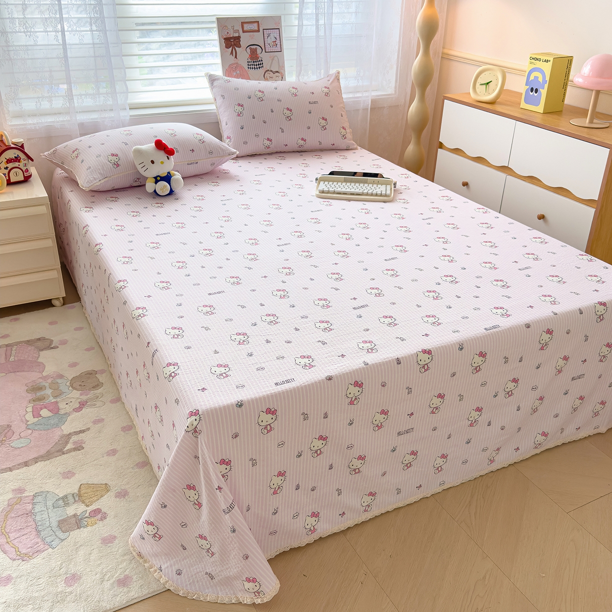 91家纺网 家纺一手货源 找家纺 梦庭帛美 2025新款高克重110克云感提花皱皱纱正版三丽鸥床单 条纹KT