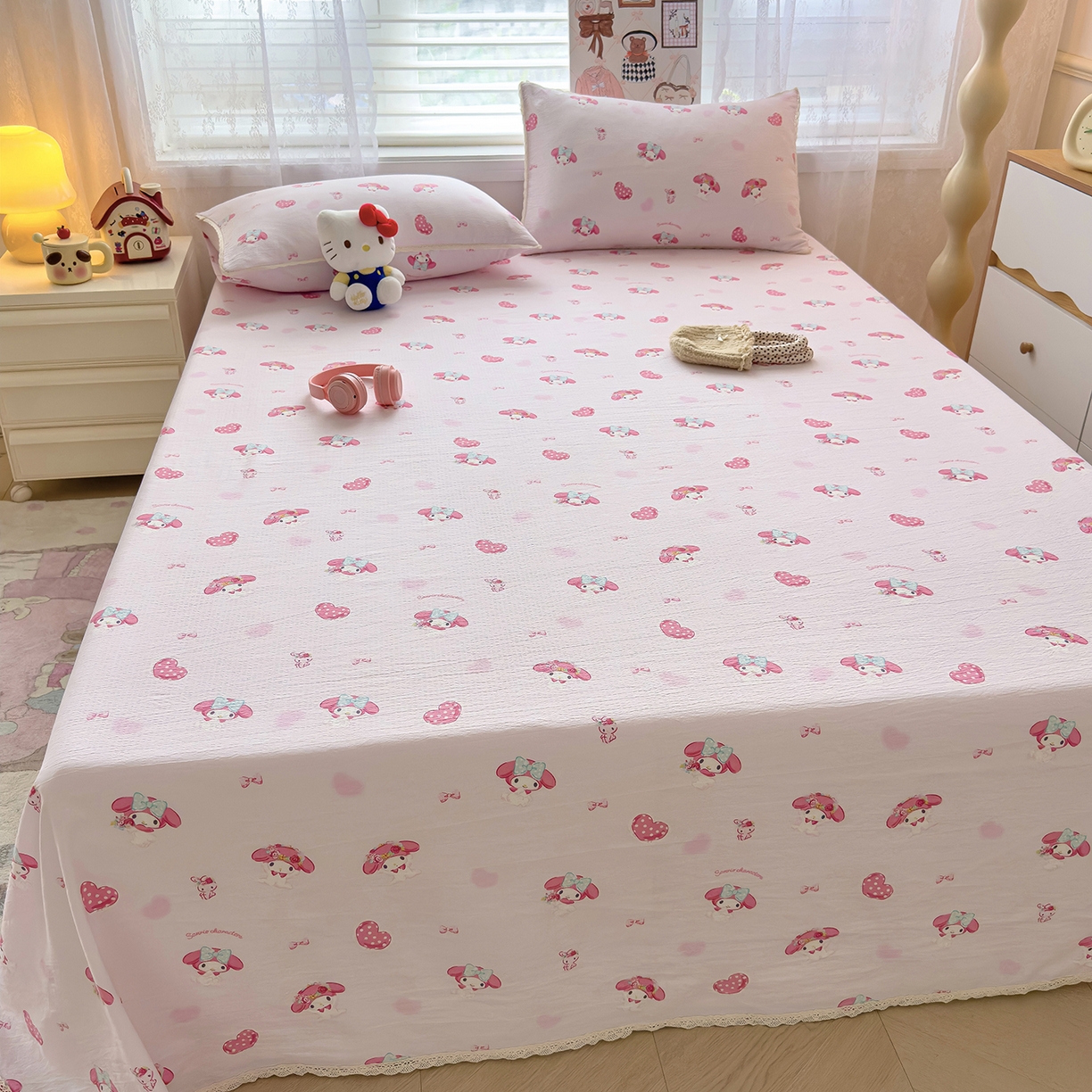 91家纺网 家纺一手货源 找家纺 梦庭帛美 2025新款高克重110克云感提花皱皱纱正版三丽鸥床单 童趣美乐蒂