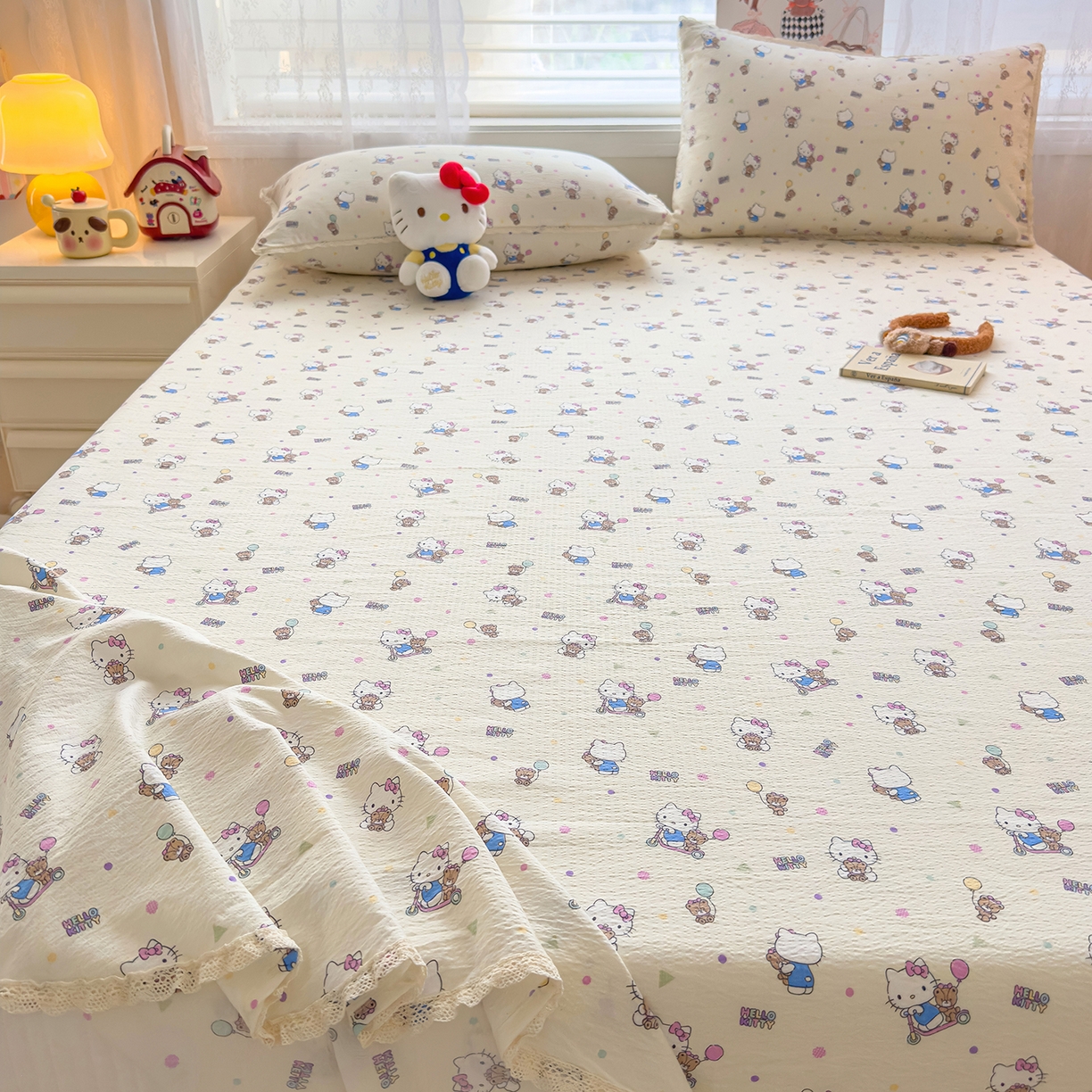 91家纺网 家纺一手货源 找家纺 梦庭帛美 2025新款高克重110克云感提花皱皱纱正版三丽鸥床单 彩绘小奶猫