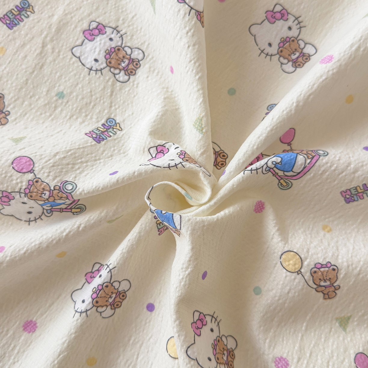 91家纺网 家纺一手货源 找家纺 梦庭帛美 2025新款高克重110克云感提花皱皱纱正版三丽鸥床单 彩绘小奶猫