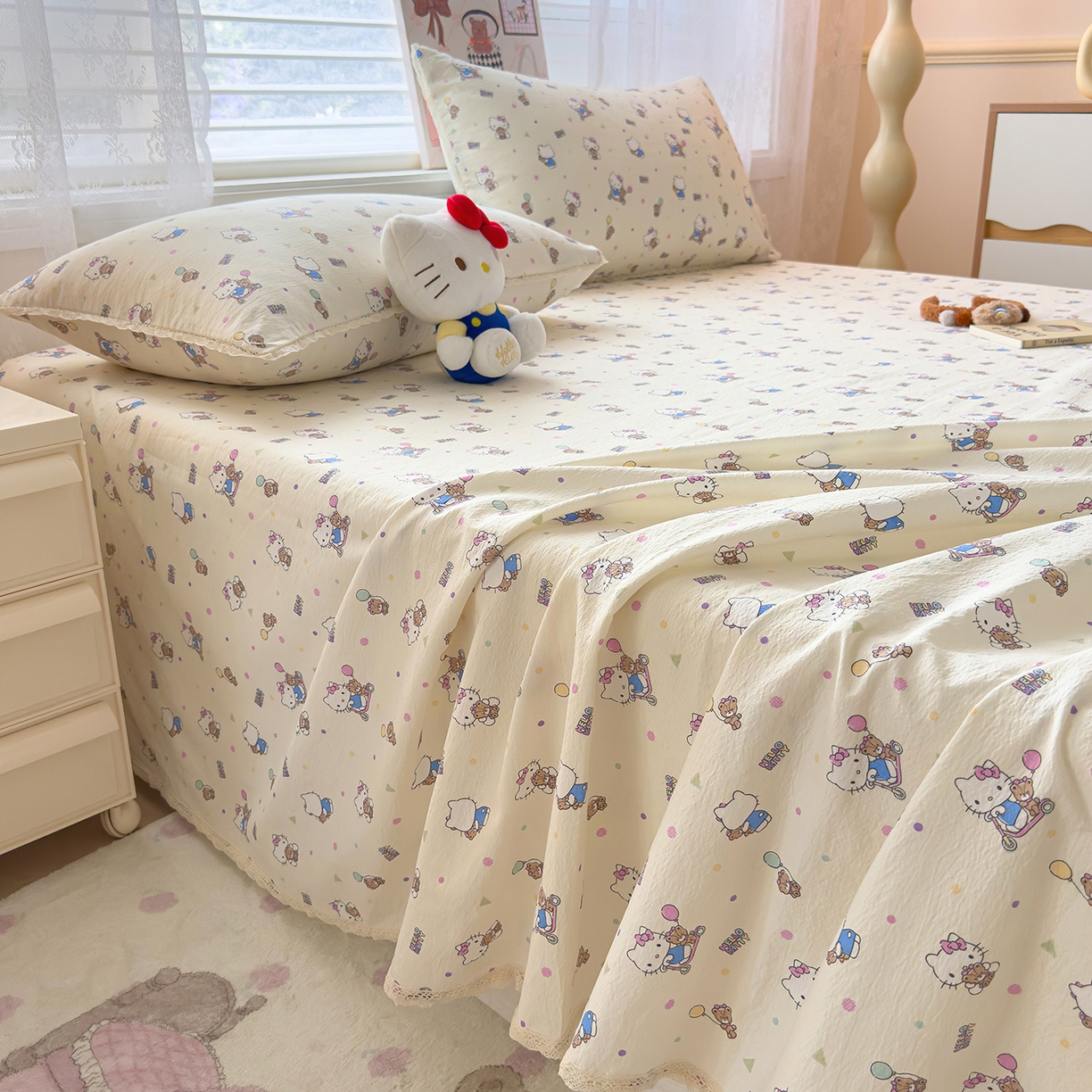 91家纺网 家纺一手货源 找家纺 梦庭帛美 2025新款高克重110克云感提花皱皱纱正版三丽鸥床单 彩绘小奶猫