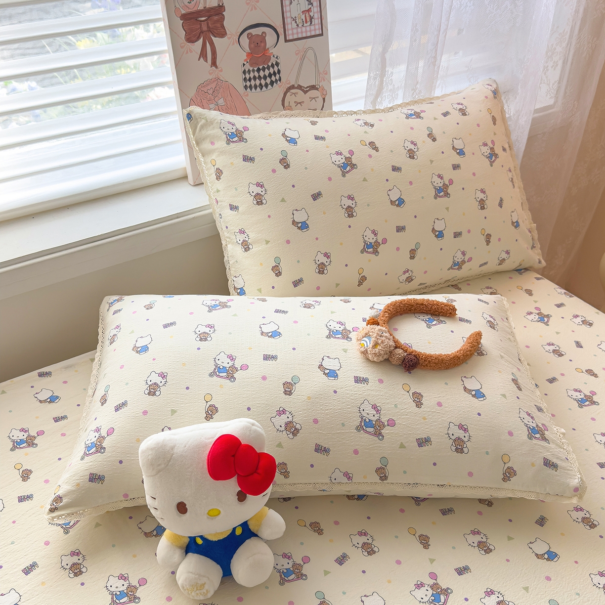 91家纺网 家纺一手货源 找家纺 梦庭帛美 2025新款高克重110克云感提花皱皱纱正版三丽鸥床单 彩绘小奶猫