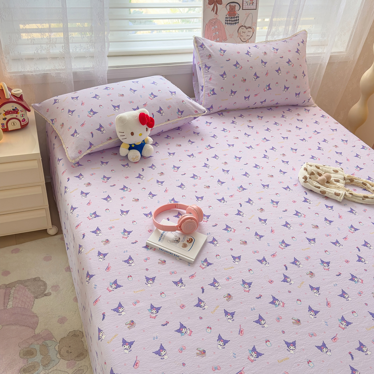 91家纺网 家纺一手货源 找家纺 梦庭帛美 2025新款高克重110克云感提花皱皱纱正版三丽鸥床单 时尚库洛米