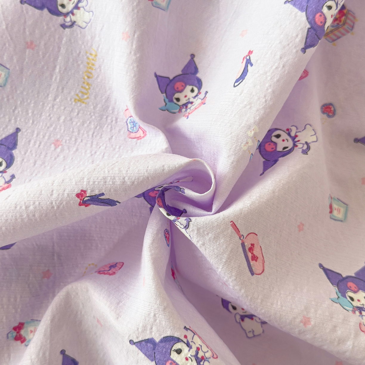 91家纺网 家纺一手货源 找家纺 梦庭帛美 2025新款高克重110克云感提花皱皱纱正版三丽鸥床单 时尚库洛米