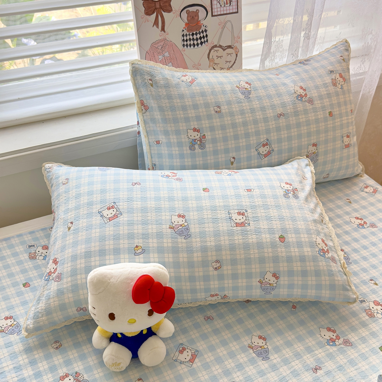 91家纺网 家纺一手货源 找家纺 梦庭帛美 2025新款高克重110克云感提花皱皱纱正版三丽鸥床单 甜蜜电话-蓝