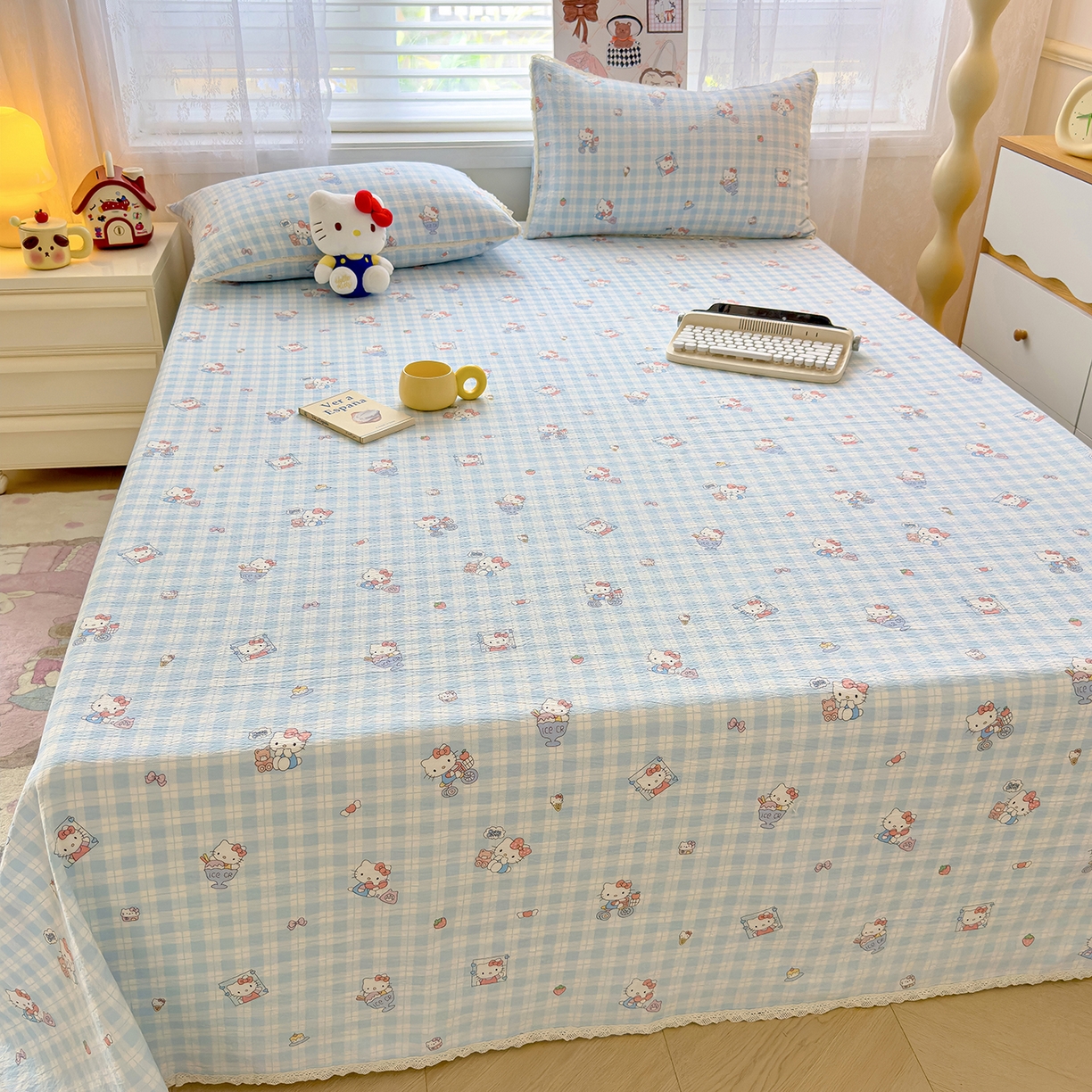 91家纺网 家纺一手货源 找家纺 梦庭帛美 2025新款高克重110克云感提花皱皱纱正版三丽鸥床单 甜蜜电话-蓝