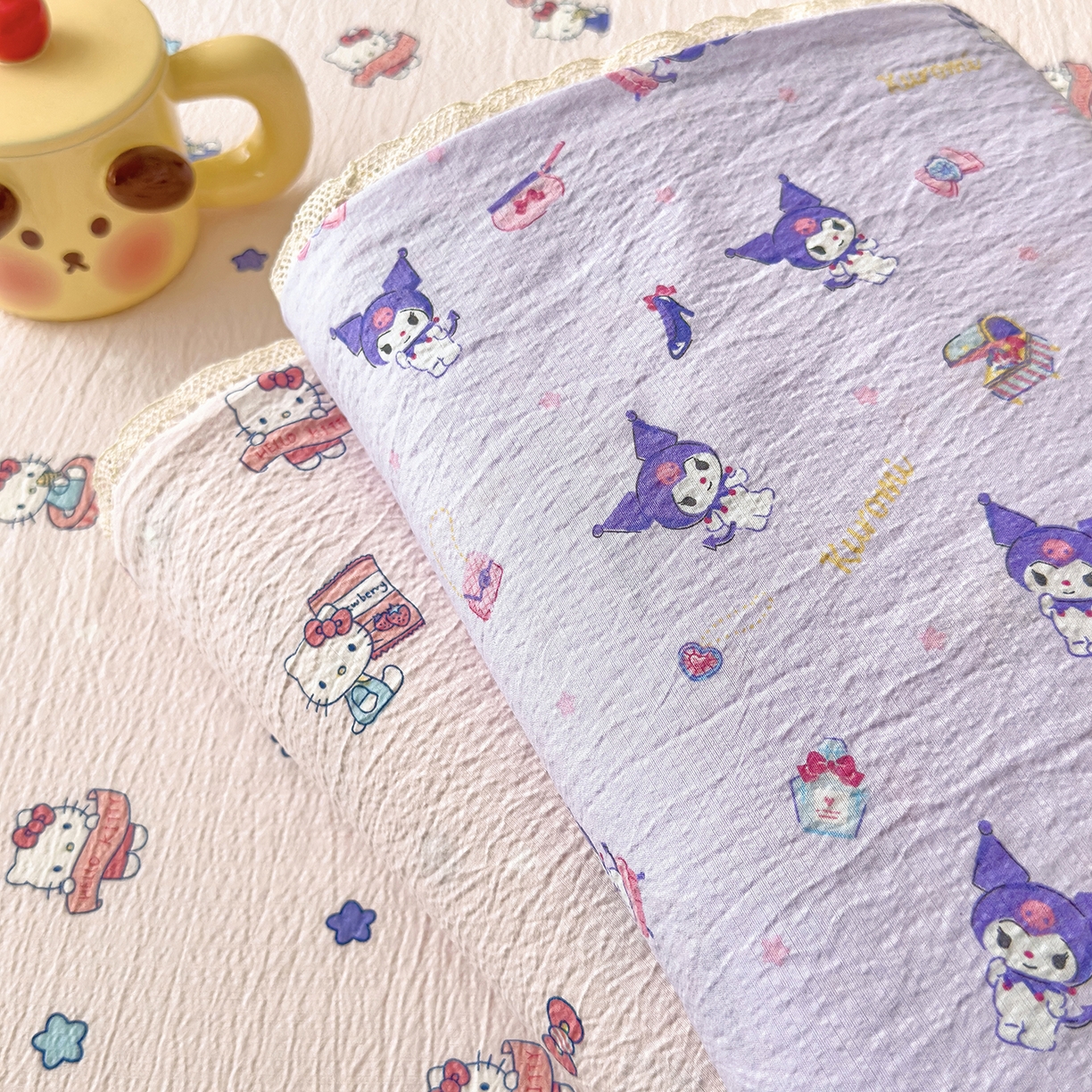 91家纺网 家纺一手货源 找家纺 梦庭帛美 2025新款高克重110克云感提花皱皱纱正版三丽鸥床单 奶芙KT