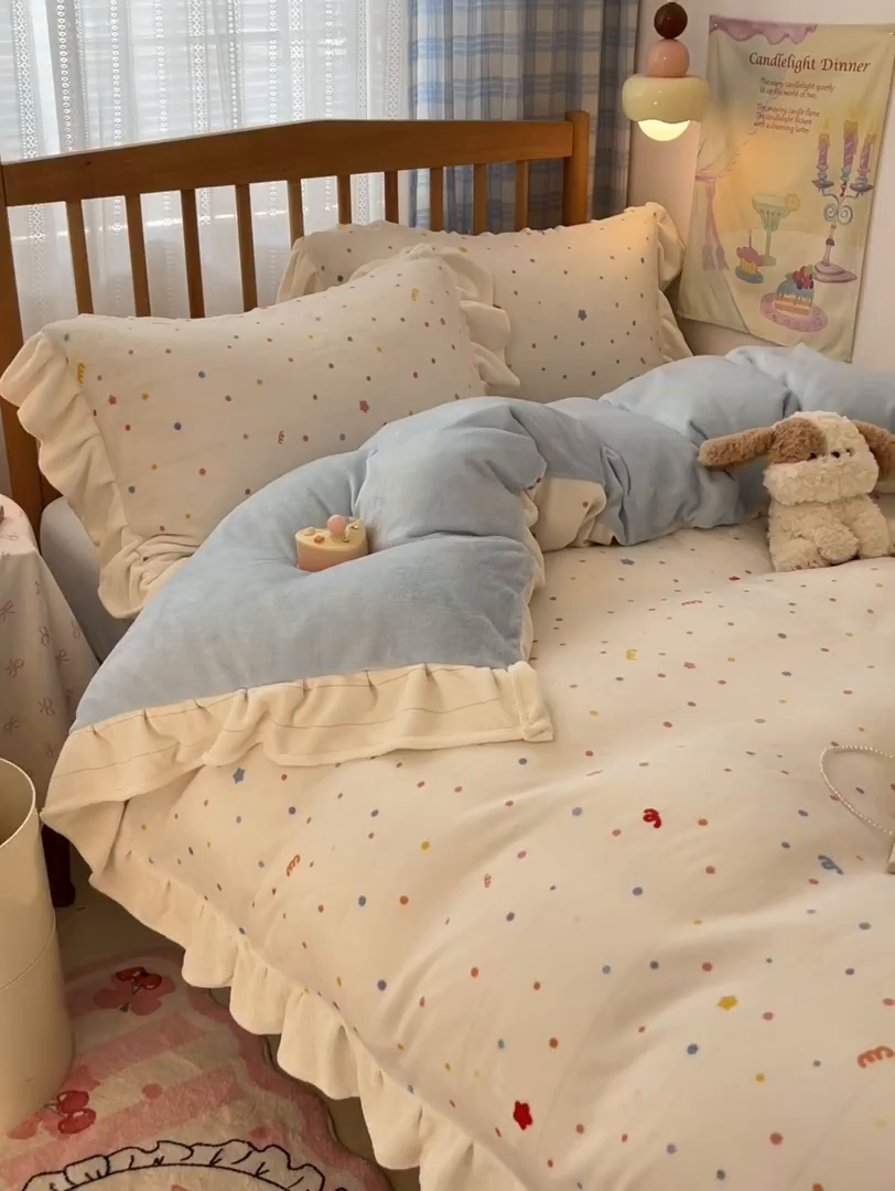 91家纺网 家纺一手货源 找家纺 川悦生活 2025新款A类韩版花边牛奶绒四件套 花边彩虹心情蓝