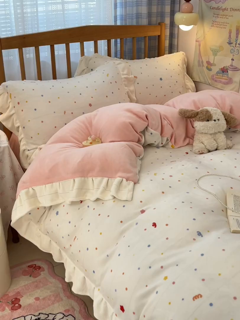 91家纺网 家纺一手货源 找家纺 川悦生活 2025新款A类韩版花边牛奶绒四件套 花边彩虹心情粉