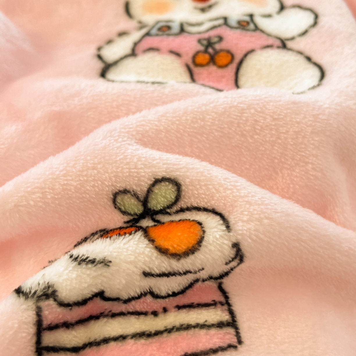 91家纺网 家纺一手货源 找家纺 川悦生活 2025新款A类韩版花边牛奶绒四件套 花边茶派小狗粉