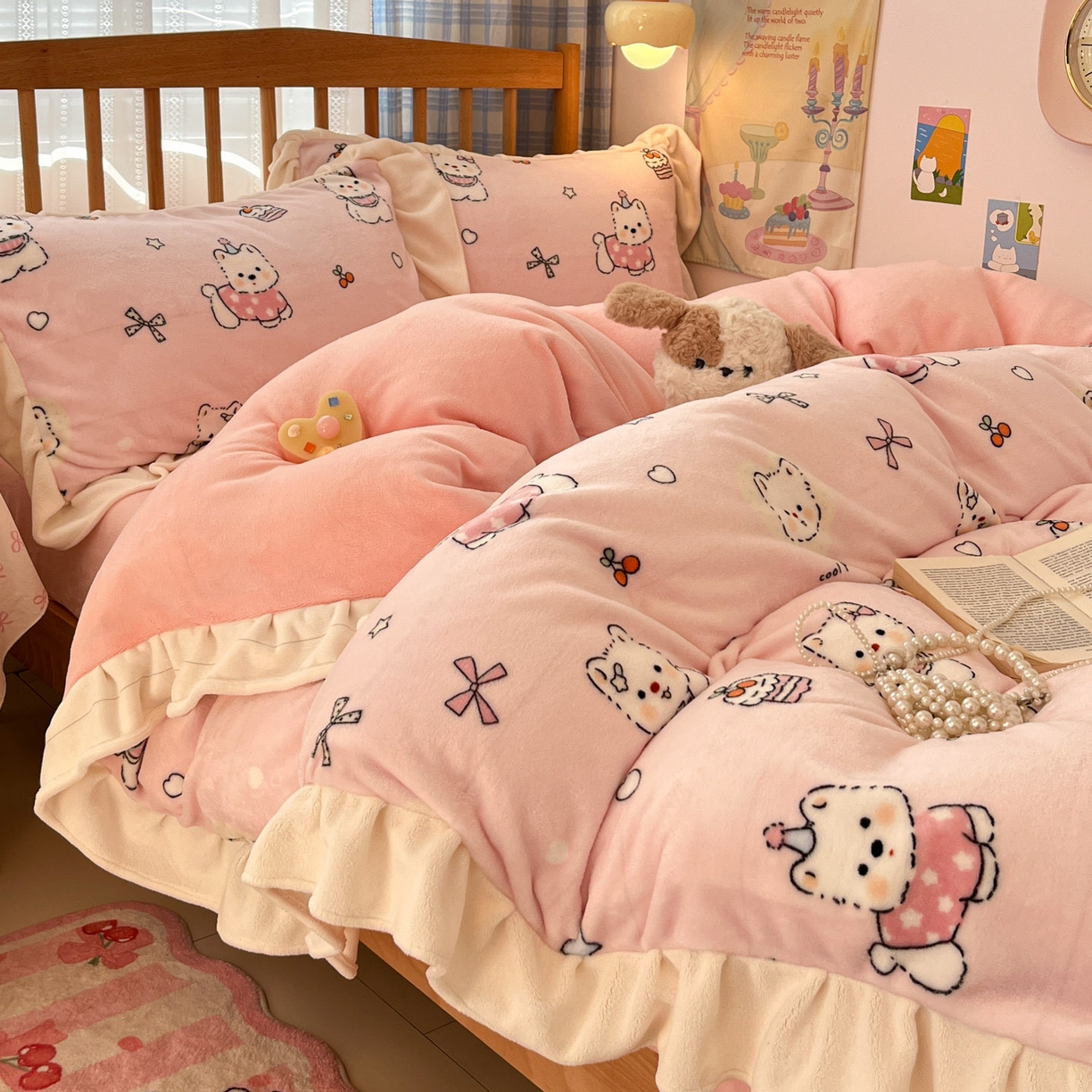 91家纺网 家纺一手货源 找家纺 川悦生活 2025新款A类韩版花边牛奶绒四件套 花边茶派小狗粉