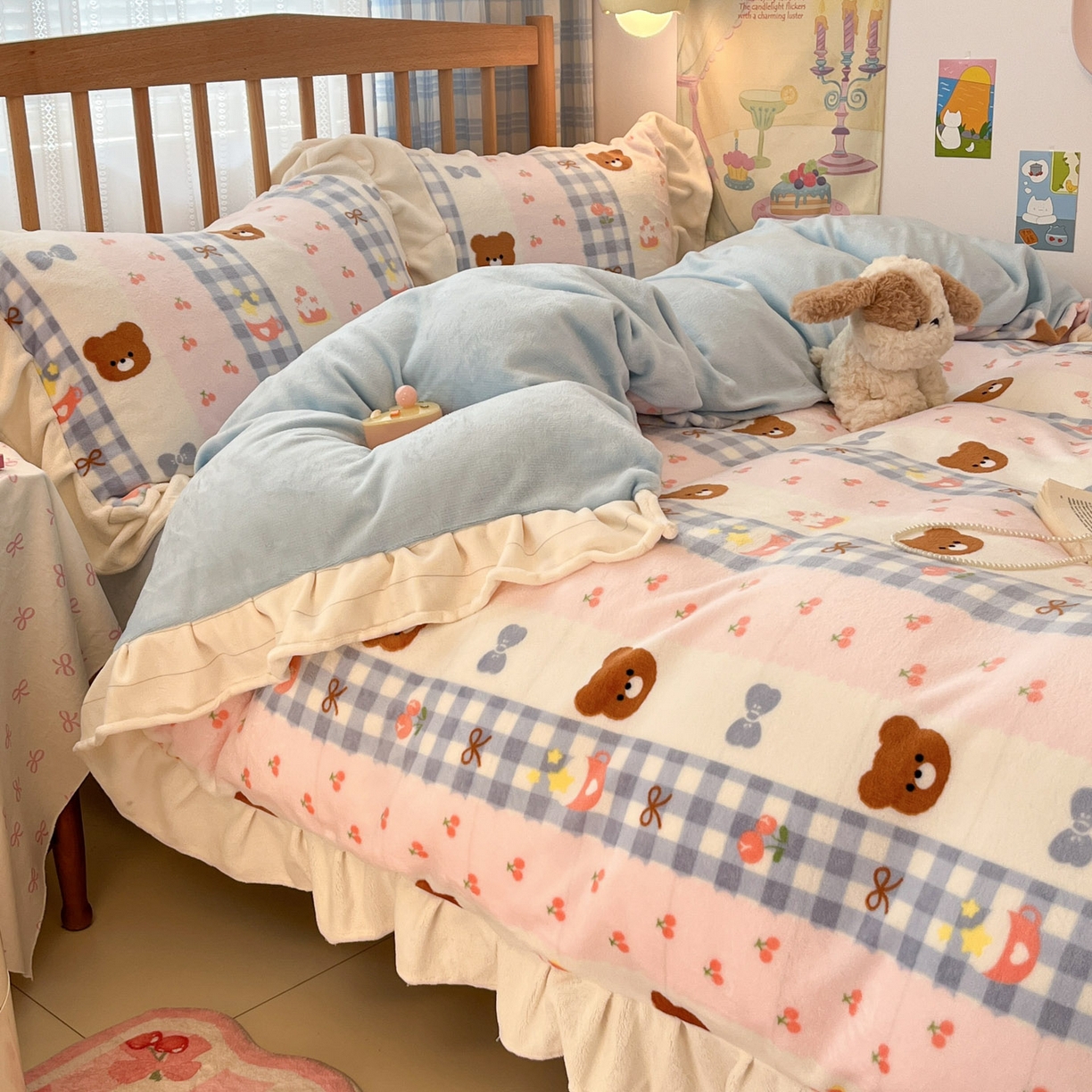 91家纺网 家纺一手货源 找家纺 川悦生活 2025新款A类韩版花边牛奶绒四件套 花边奶朵布丁熊