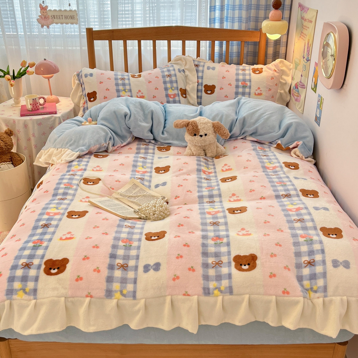 91家纺网 家纺一手货源 找家纺 川悦生活 2025新款A类韩版花边牛奶绒四件套 花边奶朵布丁熊