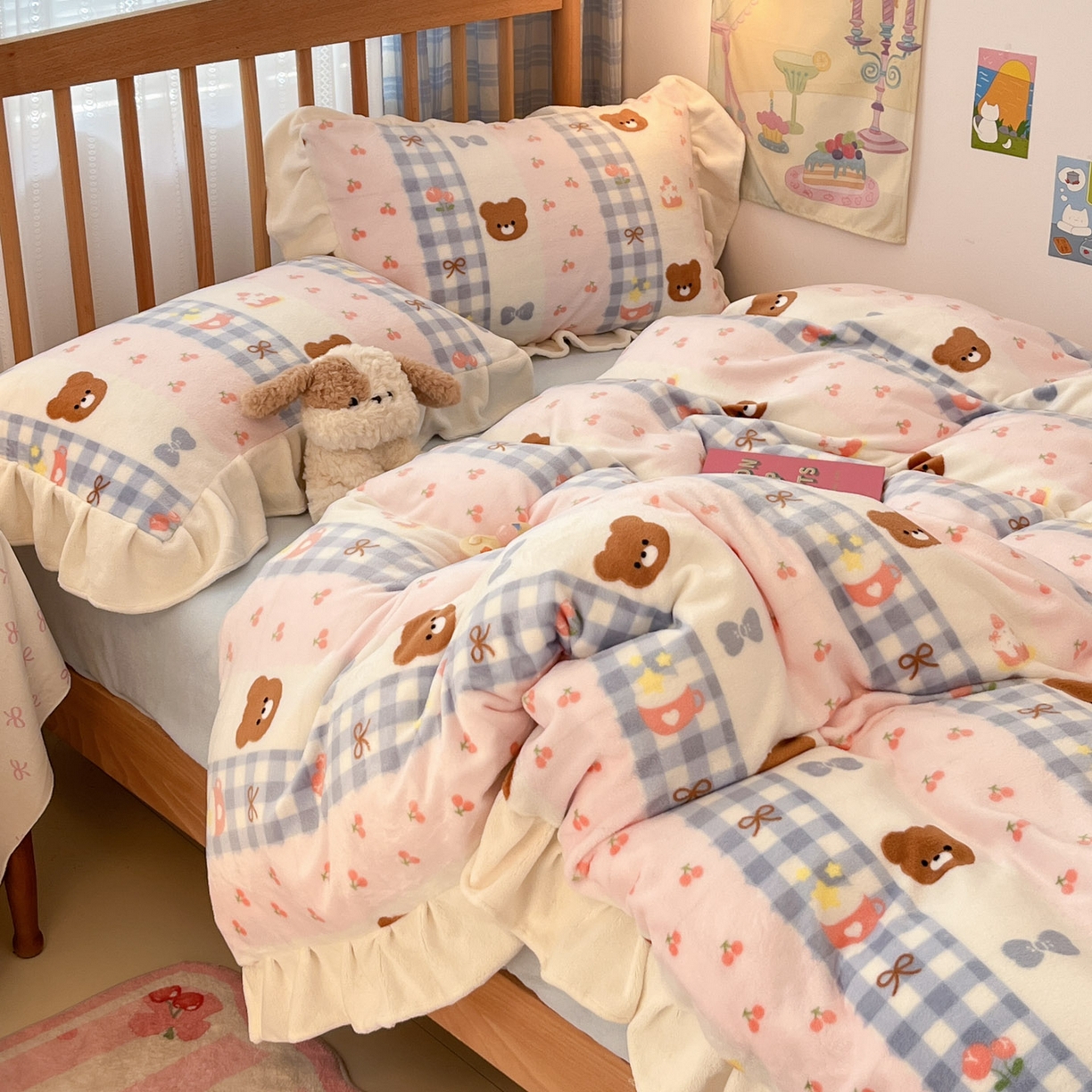 91家纺网 家纺一手货源 找家纺 川悦生活 2025新款A类韩版花边牛奶绒四件套 花边奶朵布丁熊