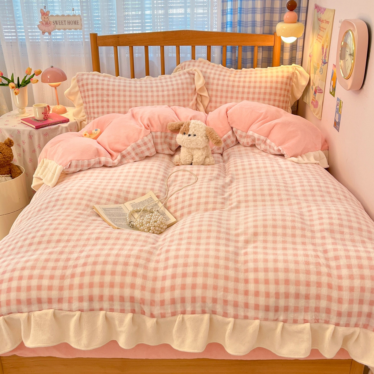 91家纺网 家纺一手货源 找家纺 川悦生活 2025新款A类韩版花边牛奶绒四件套 花边小屋格格奶粉