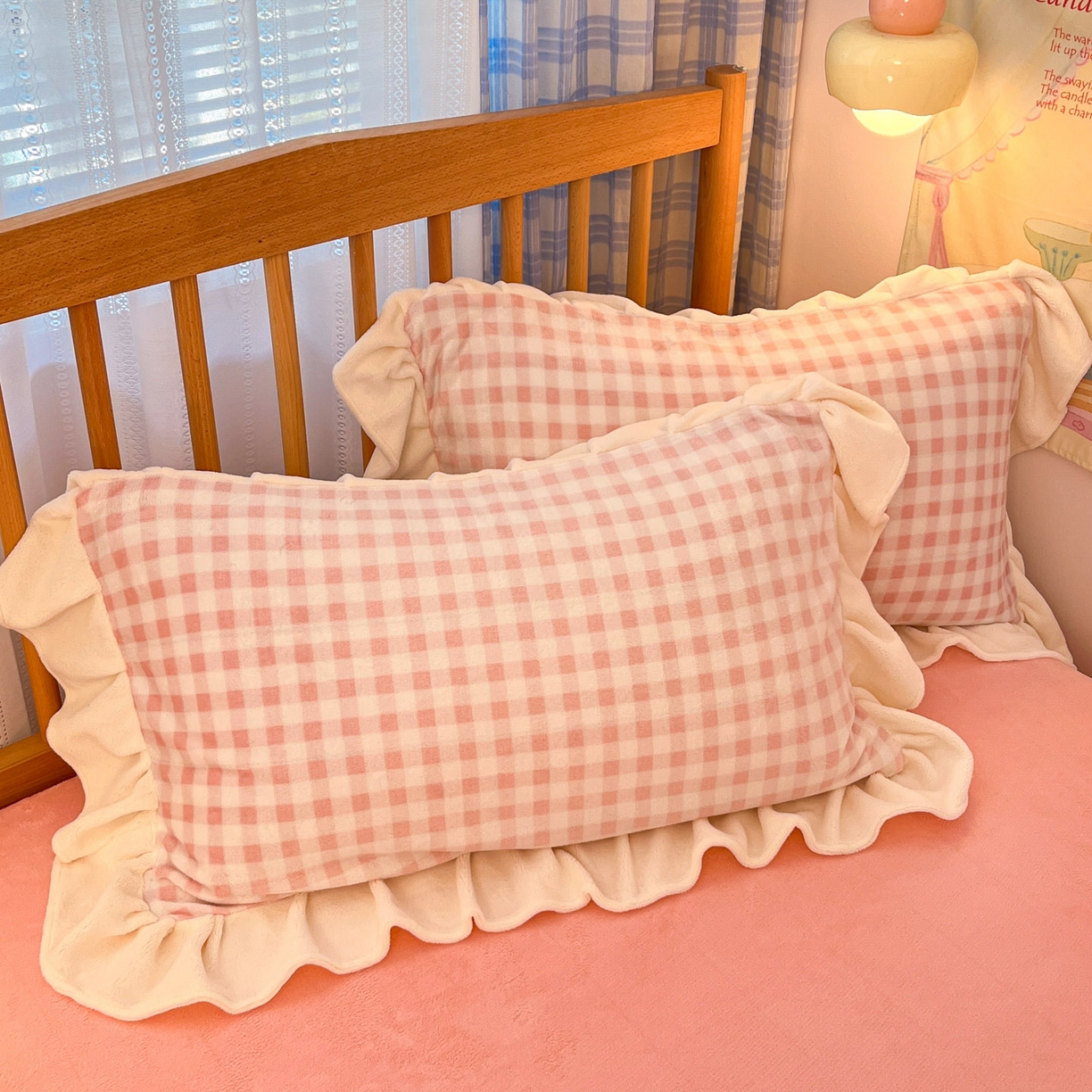 91家纺网 家纺一手货源 找家纺 川悦生活 2025新款A类韩版花边牛奶绒四件套 花边小屋格格奶粉