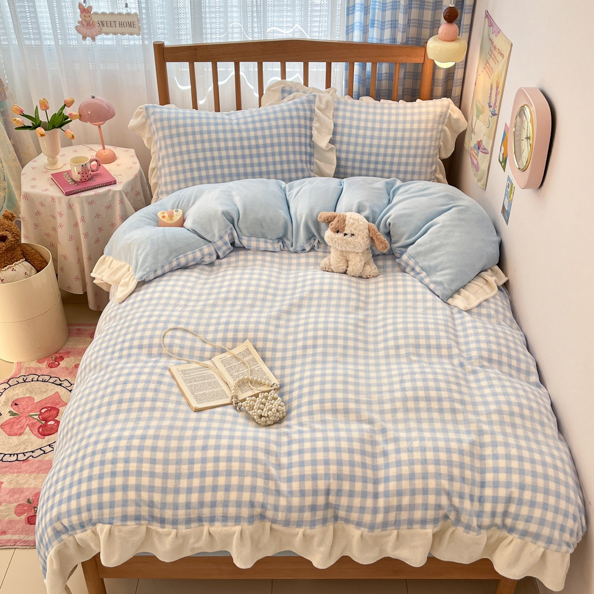 91家纺网 家纺一手货源 找家纺 川悦生活 2025新款A类韩版花边牛奶绒四件套 花边小屋格格奶蓝