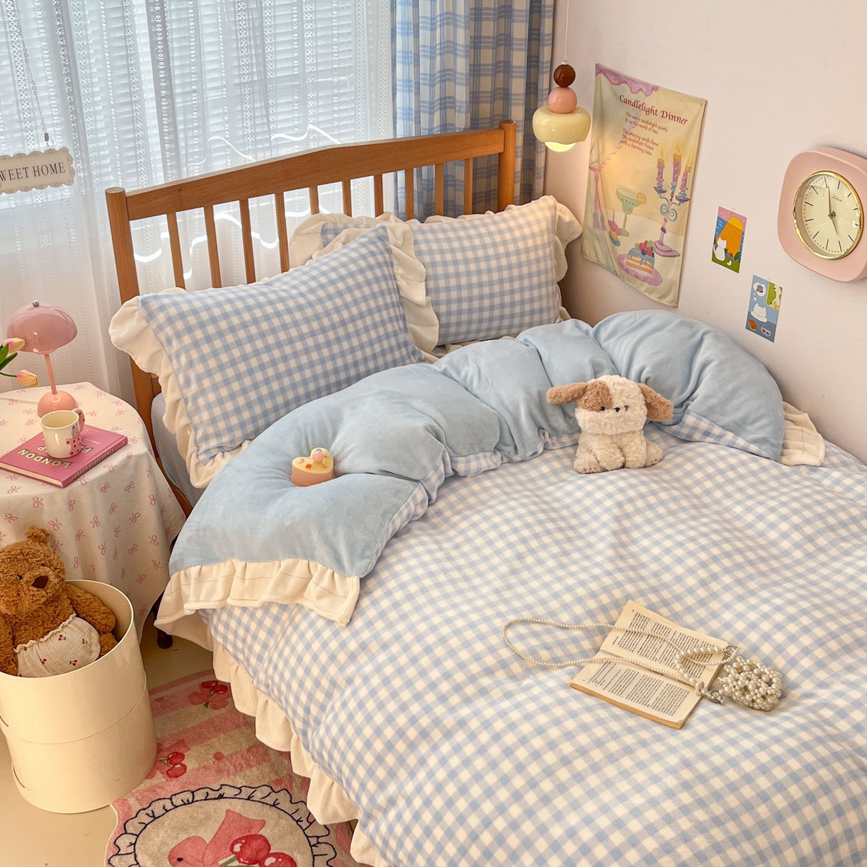 91家纺网 家纺一手货源 找家纺 川悦生活 2025新款A类韩版花边牛奶绒四件套 花边小屋格格奶蓝