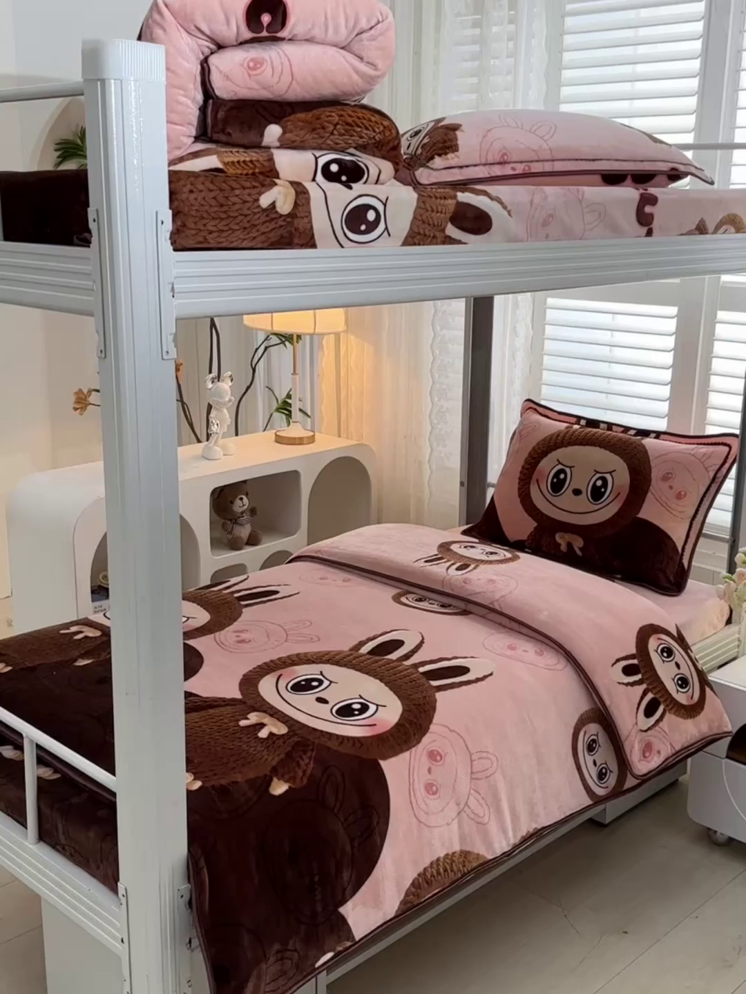 91家纺网 家纺一手货源 找家纺 （总）绒品荟家纺 2025新款加厚牛奶绒三件套金貂绒法莱绒冬季床单款床笠款学生宿舍单人三件套