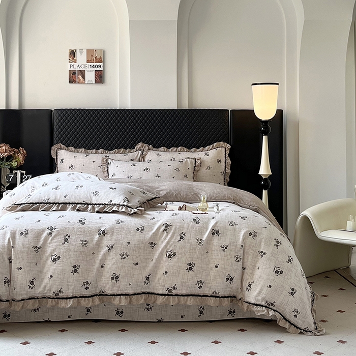 91家纺网 家纺一手货源 找家纺 金纱玉纺家纺 2025新款古法水洗花边床裙床单四件套 春熙