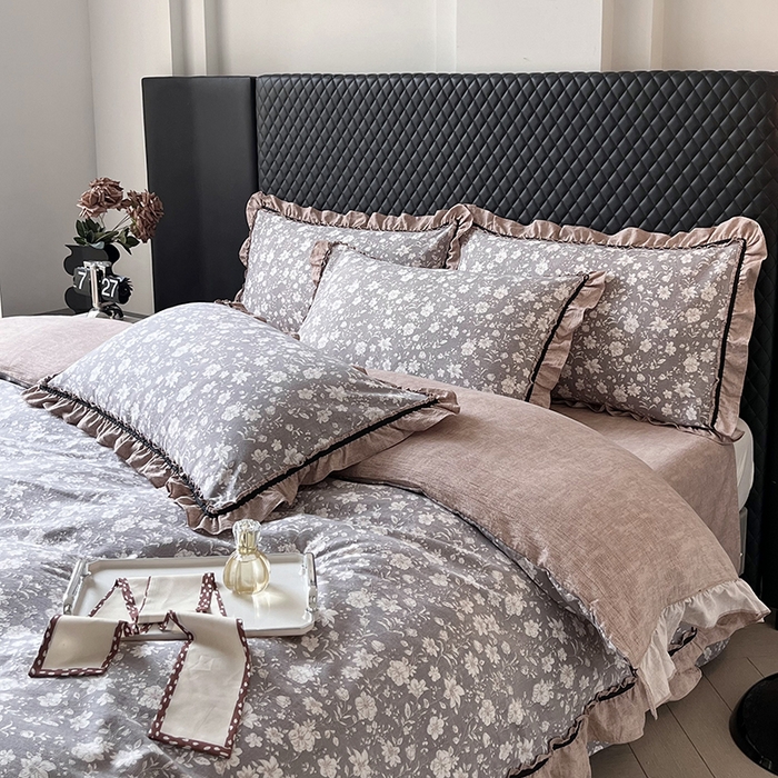 91家纺网 家纺一手货源 找家纺 金纱玉纺家纺 2025新款古法水洗花边床裙床单四件套 希露-灰