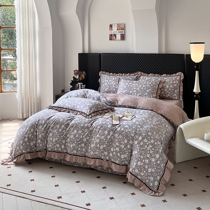 91家纺网 家纺一手货源 找家纺 金纱玉纺家纺 2025新款古法水洗花边床裙床单四件套 希露-灰