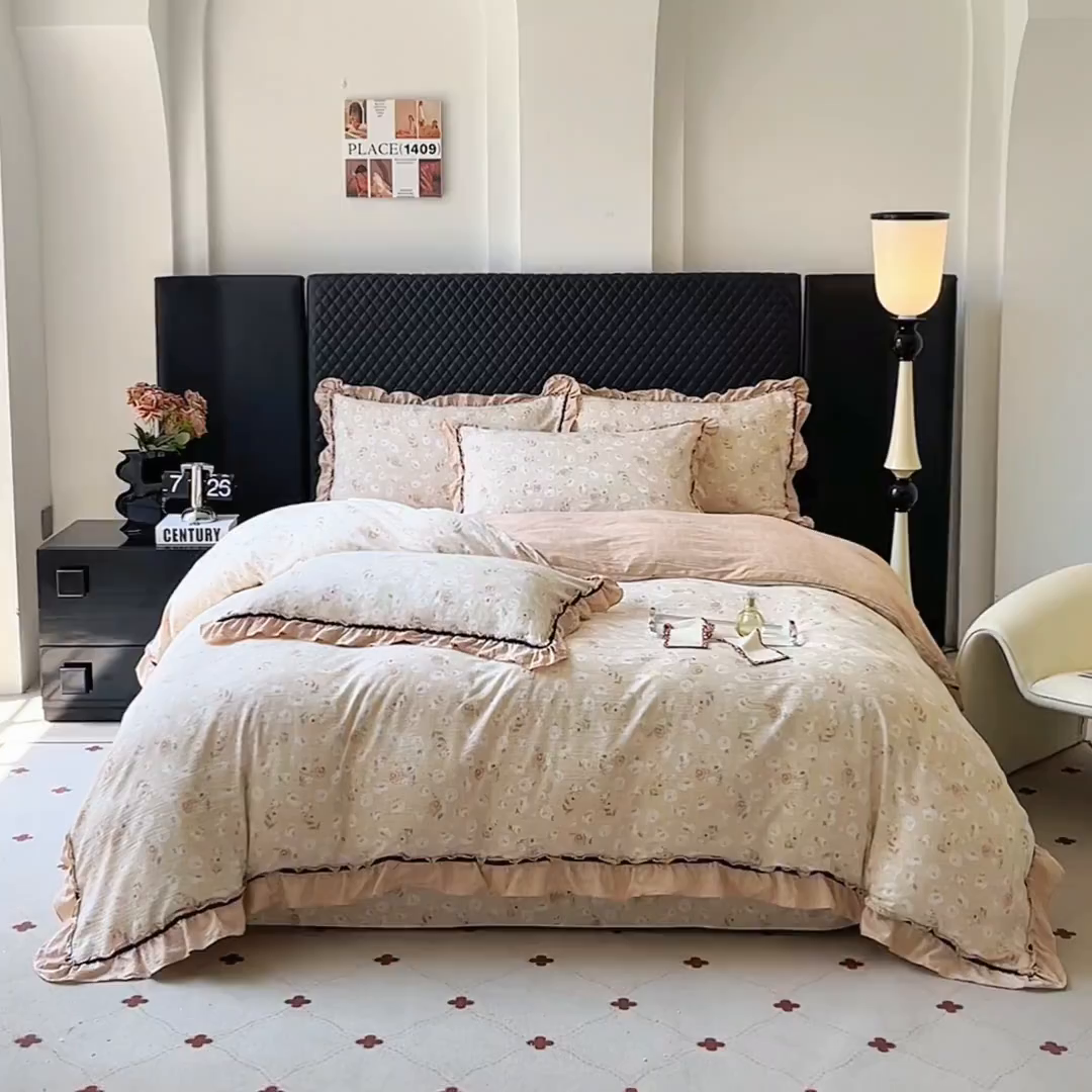 91家纺网 家纺一手货源 找家纺 金纱玉纺家纺 2025新款古法水洗花边床裙床单四件套 仙韵-黄