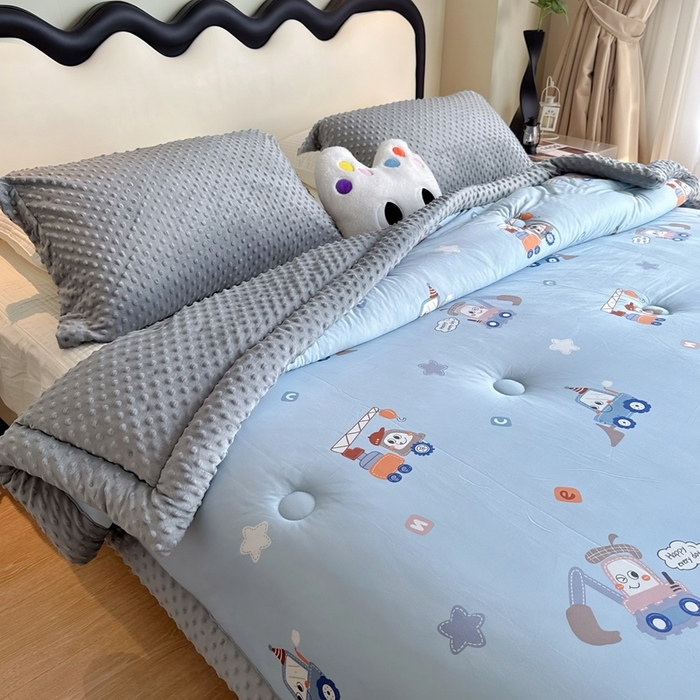 91家纺网 家纺一手货源 找家纺 （总）兜米家居 2025新款针织豆豆绒被纯手工包边卡通立体豆豆绒保暖被被子被芯