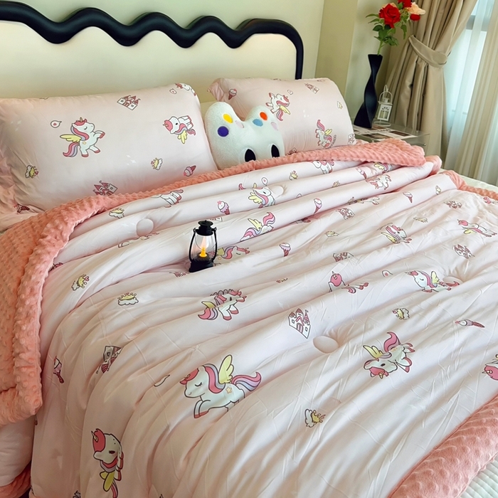 91家纺网 家纺一手货源 找家纺 （总）兜米家居 2025新款针织豆豆绒被纯手工包边卡通立体豆豆绒保暖被被子被芯