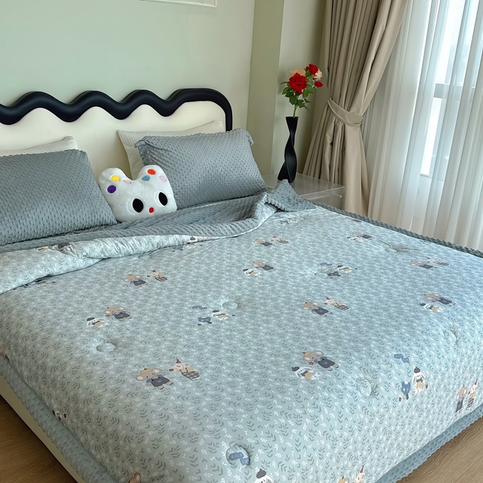 91家纺网 家纺一手货源 找家纺 兜米家居 2025新款针织豆豆绒被纯手工包边卡通立体豆豆绒保暖被被子被芯 花小象