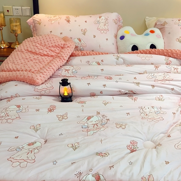 91家纺网 家纺一手货源 找家纺 兜米家居 2025新款针织豆豆绒被纯手工包边卡通立体豆豆绒保暖被被子被芯 可爱兔兔